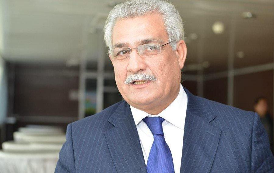 "Müasirlik yarıçılpaq gəzmək deyil" - Nurəddin Mehdixanlı