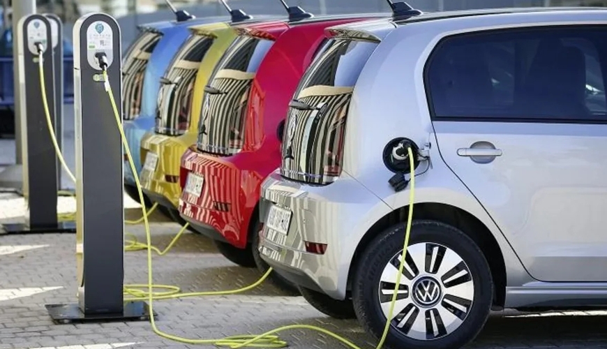 Çin elektromobillərlə dünyanı dəyişir - neft erası bitirmi?