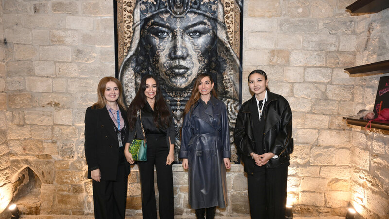Leyla Əliyeva və Arzu Əliyeva Beynəlxalq Xalça Festivalını ziyarət ediblər