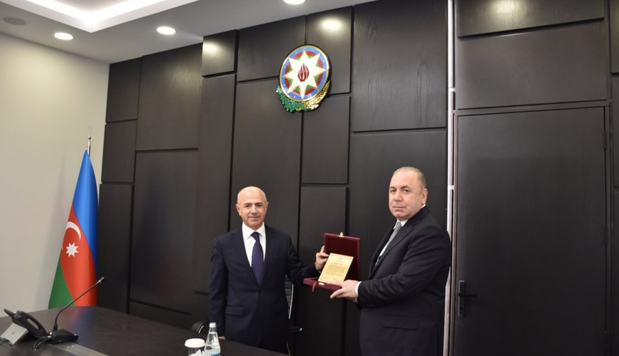 Tanınmış hakim təqaüdə göndərildi - Foto