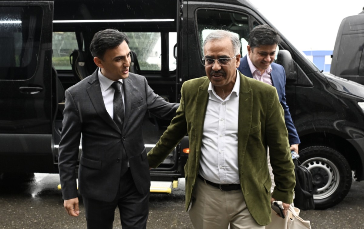 D-8-in Baş katibi Azərbaycanda