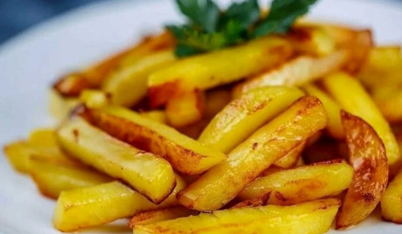 Bakıda restoran kartofu qızartdığı yağın pulunu da hesaba yazdı — FOTO