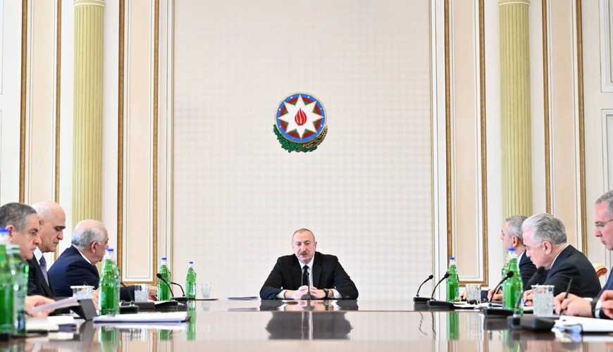 İlham Əliyev müşavirə keçirdi - FOTO