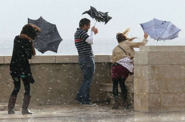 Bakıda hava tamamilə alt-üst olur – Güclü külək və temperatur enişi gəlir