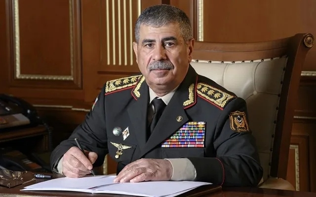 Nazir Azərbaycan ordusunun şəxsi heyətinitəbrik etdi