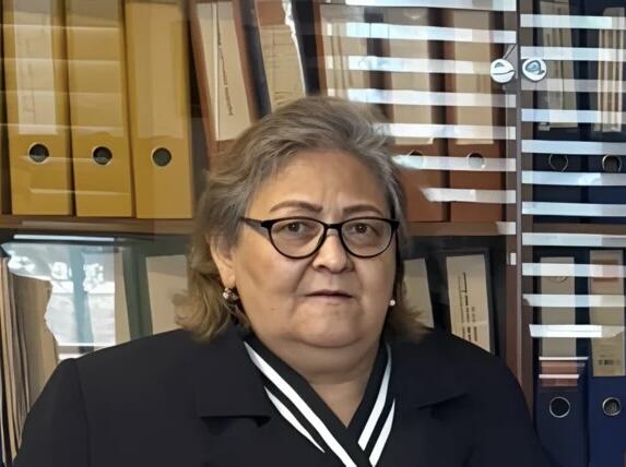 Alidə Hüseynova vəfat etdi