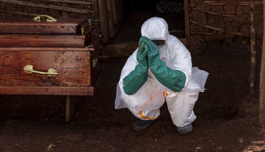 Ebola sərhəd savaşını alovlandırdı: Tramp və ÜST qarşı-qarşıya