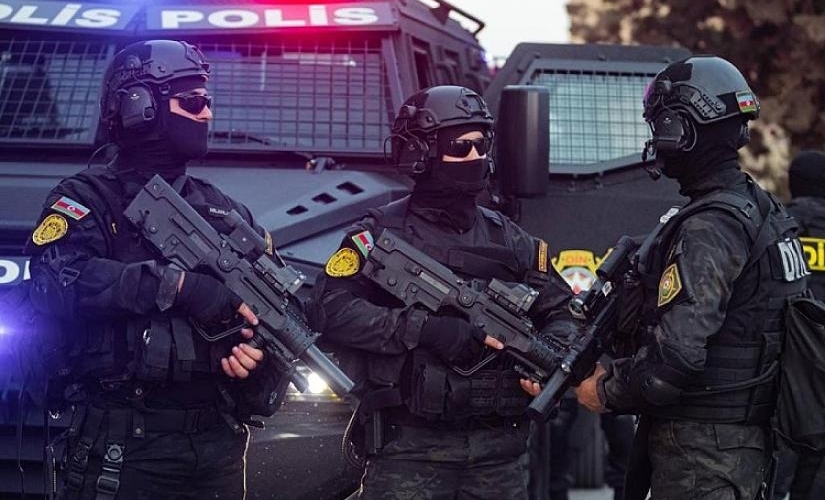Tonlarla narkotik, gizli silahlar, axtarışda olan yüzlərlə şəxs ələ keçdi - AZƏRBAYCANDA