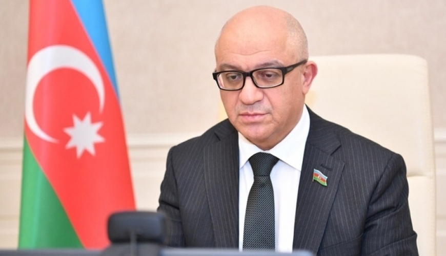Moskvaya ayaq öpməyə gedibmiş - ilginc açıqlama