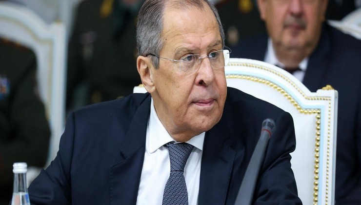 Moskvadan İrəvana növbəti ultimatum - Lavrov referendum keçirməyi tələb edir