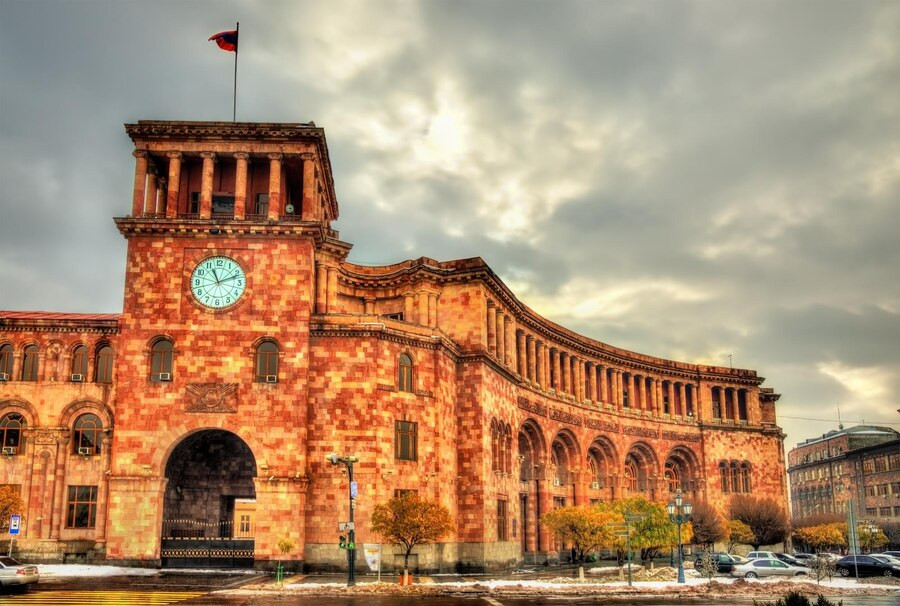 Ermənistanda “qanuni oğrular