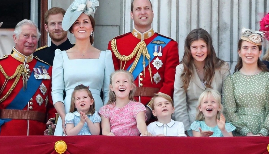 Britaniya kral ailəsi yeni maliyyə qalmaqalının mərkəzində