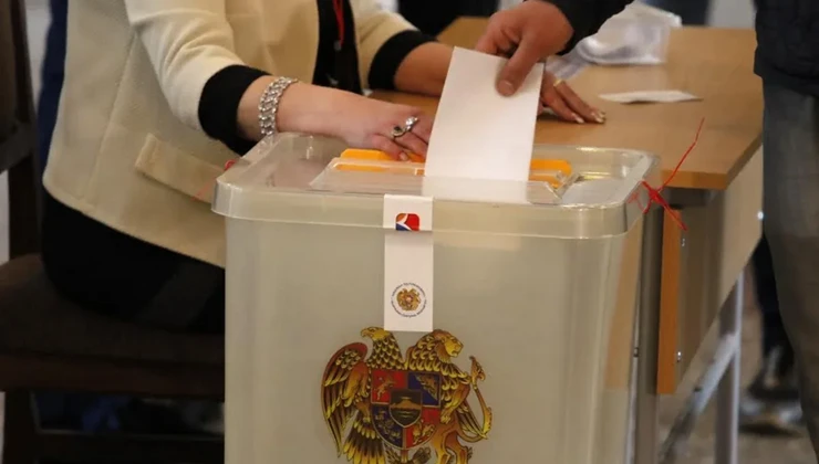 Ermənistanda parlament seçkilərində səsvermə başlayıb