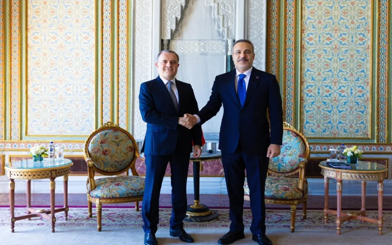 Ceyhun Bayramov İstanbulda Hakan Fidanla görüşdü