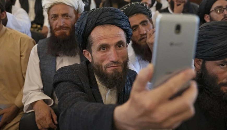 Əfqanıstan rəsmilərinə telefon qadağan edildi