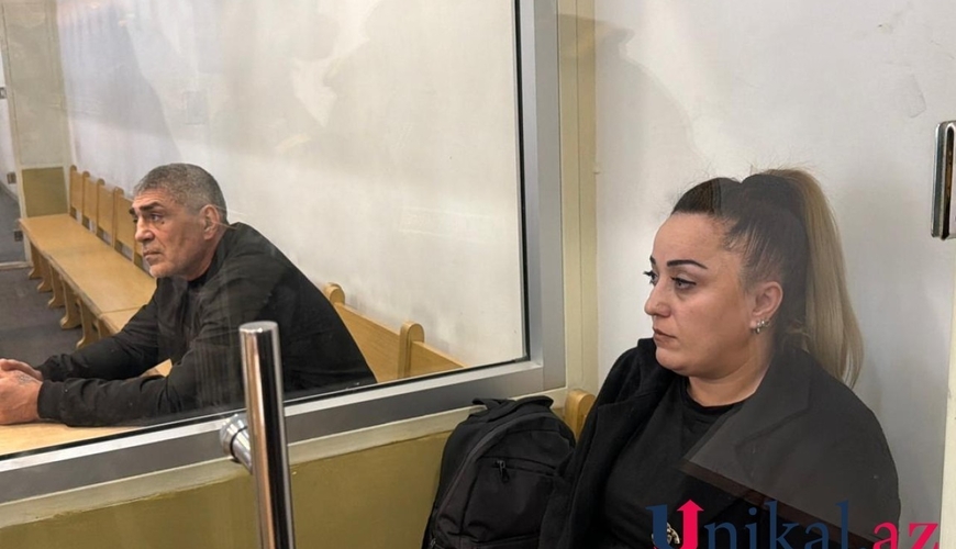 Həyat yoldaşını atası ilə birlikdə qətlə yetirən qadının məhkəməsi