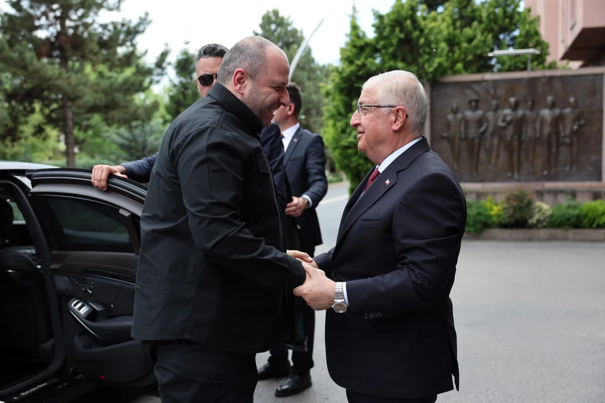 Yaşar Gülər ilə Rüstəm Umerov regional təhlükəsizliyi müzakirə ediblər