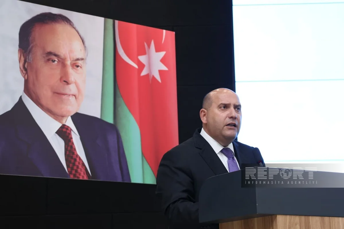 Emin Hüseynov: 