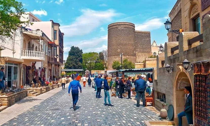Azərbaycana turist axını azalıb