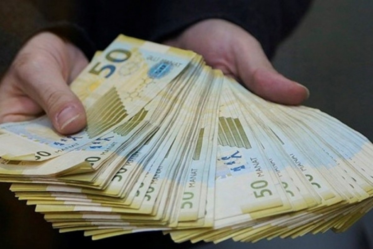 Bank əmanətçilərinin depozit gəlirləri beş ayda 600 mln. manatı ötüb