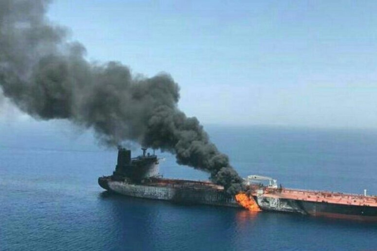 Hörmüz boğazında tanker vuruldu