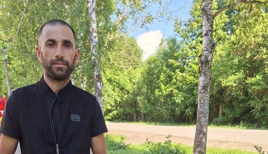Rusiyada girov saxlanıldığını iddia edən azərbaycanlı: “Pasportumu alıblar, məndən 10 min istəyirlər” - Foto