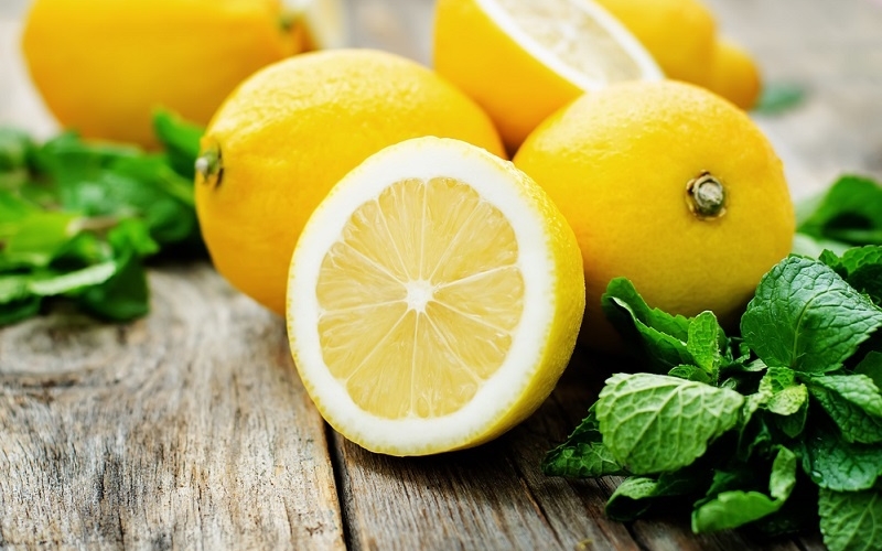 Arıqlamaq istəyənlərə şad xəbər - Cəmi 7 gün limonu belə yeyin