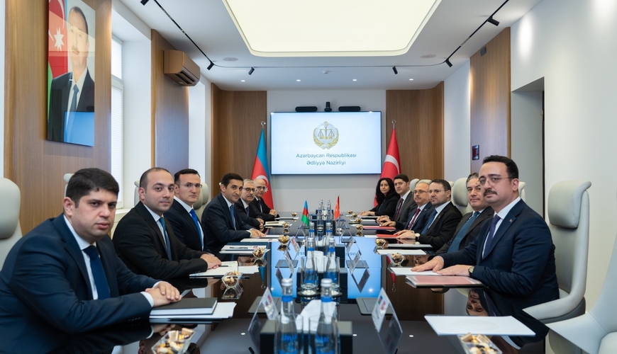Ədliyyə naziri Fərid Əhmədov Türkiyənin ədliyyə naziri Akın Gürlek ilə görüşüb