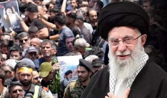 Tehranda izdiham: Əli Xameneinin vida mərasiminə gələnlər magistral yollarda namaz qıldı