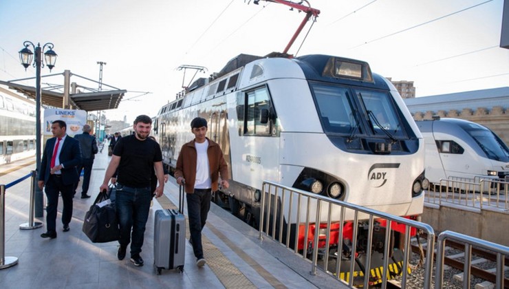 Bakı–Tbilisi qatarlarında sərnişin tutumu artırılır