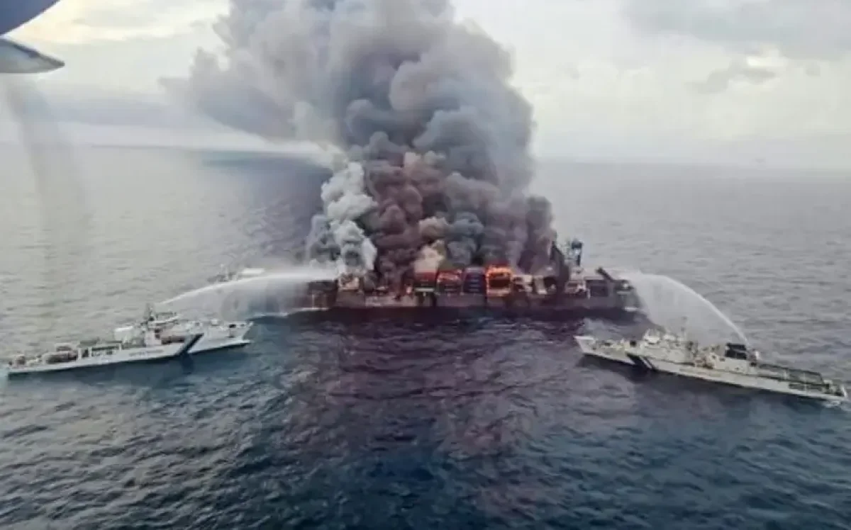 Ukrayna: Azov dənizində Rusiyaya məxsus 21 tanker vurulub