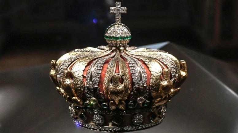 Napoleonun tacı ilə qaçan OĞRU DANIŞDI: 