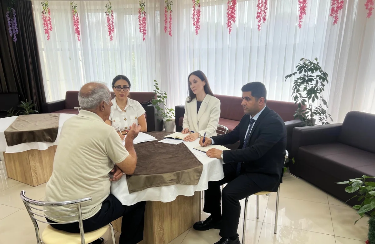 Ombudsman aparatının əməkdaşları ahıl şəxslərin sosial xidmət müəssisəsinə baş çəkib