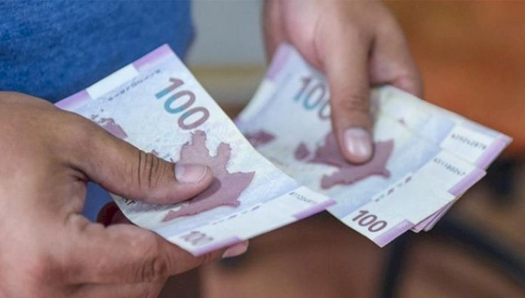 Yeni 100 manatlıq əskinaslar tədavülə buraxıldı 