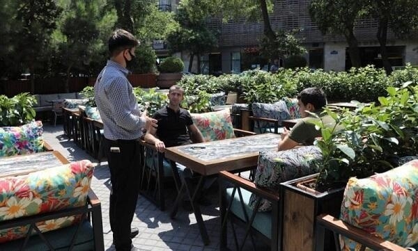 Kütləvi zəhərlənmə olan restoran bu vəzifəli şəxsin imiş