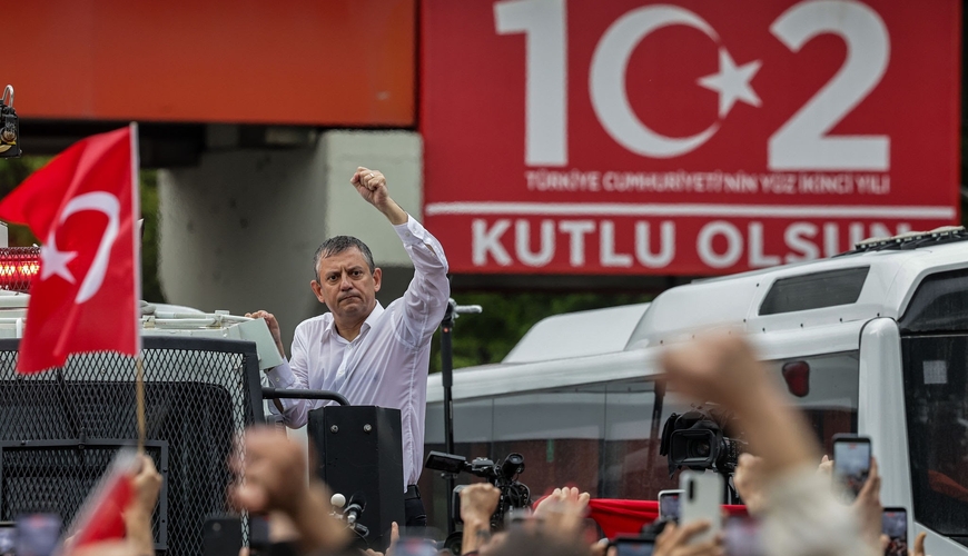 CHP-də zəlzələ: Özgür Özəl elan etdi - 90 deputatla bağlı sensasion iddia