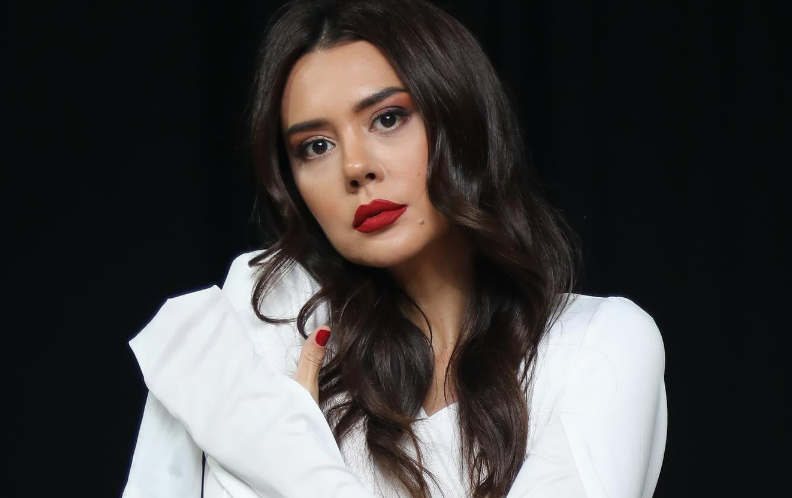 “Batumidə xəstəxanaya düşdük, üç gün qaldıq...” - Oksana başına gələnləri danışdı