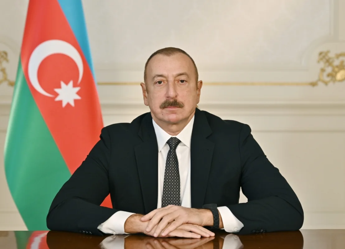 İlham Əliyev İssık-Kul gölünün sahilində 