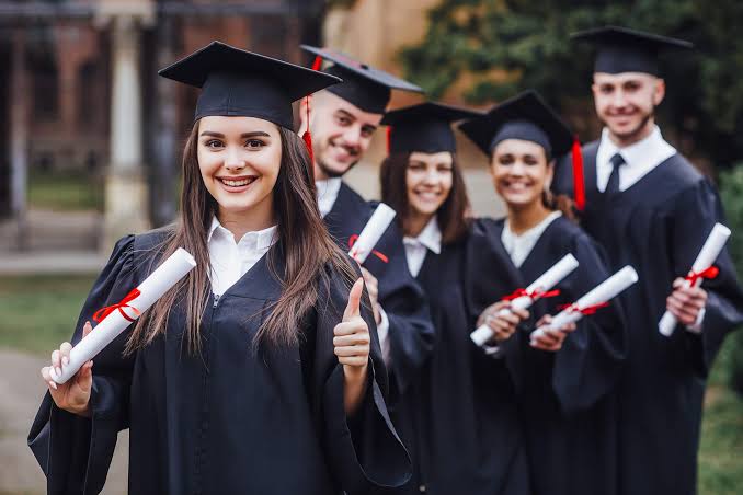 Xaricdə Təhsil Proqramında məzunları lider olan universitetlər - SİYAHI