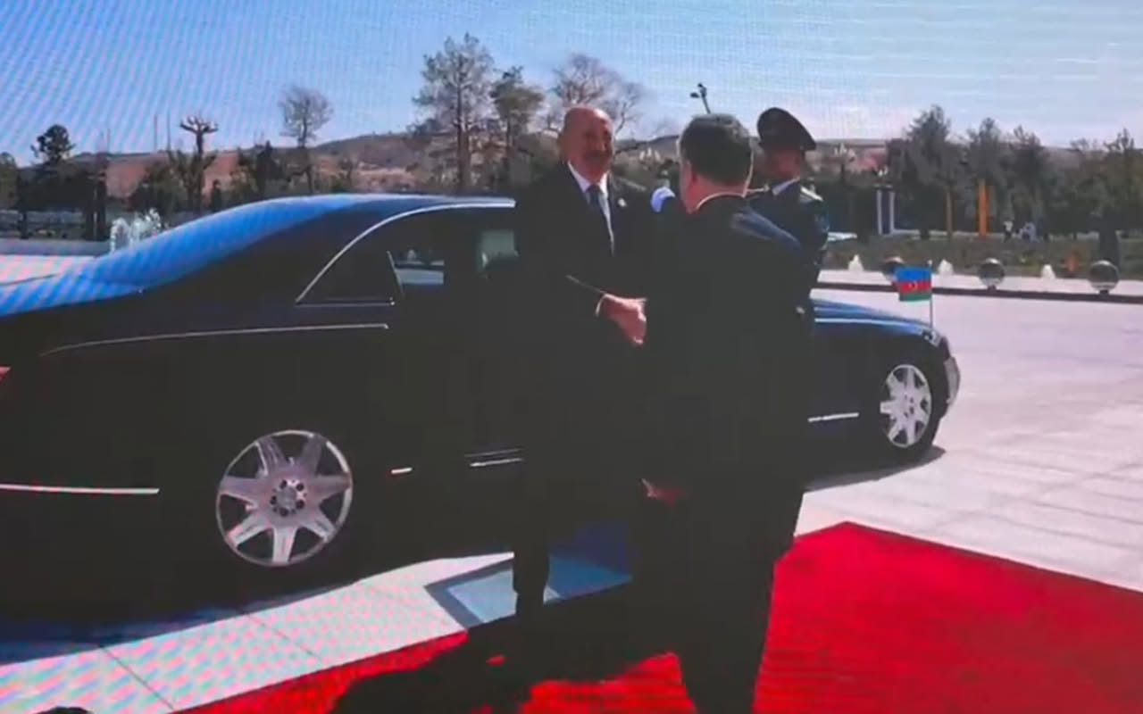 Prezident “ŞƏT plyus” formatında görüşdə iştirak edir - Video