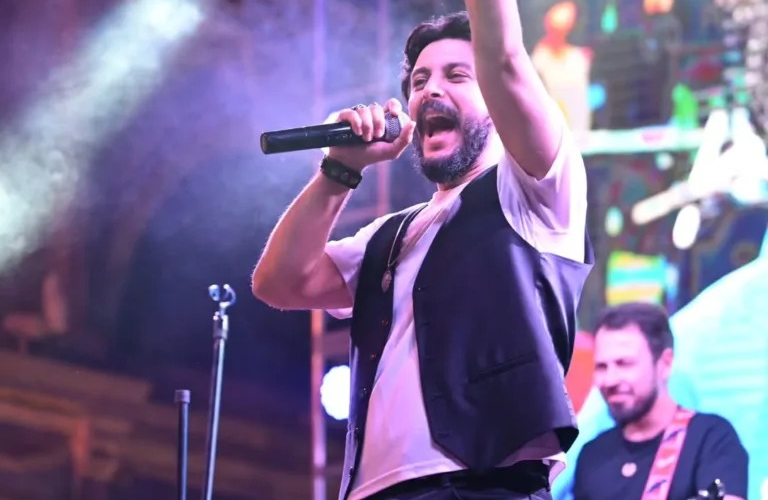 Mərdan minlərlə tamaşaçını coşdurdu