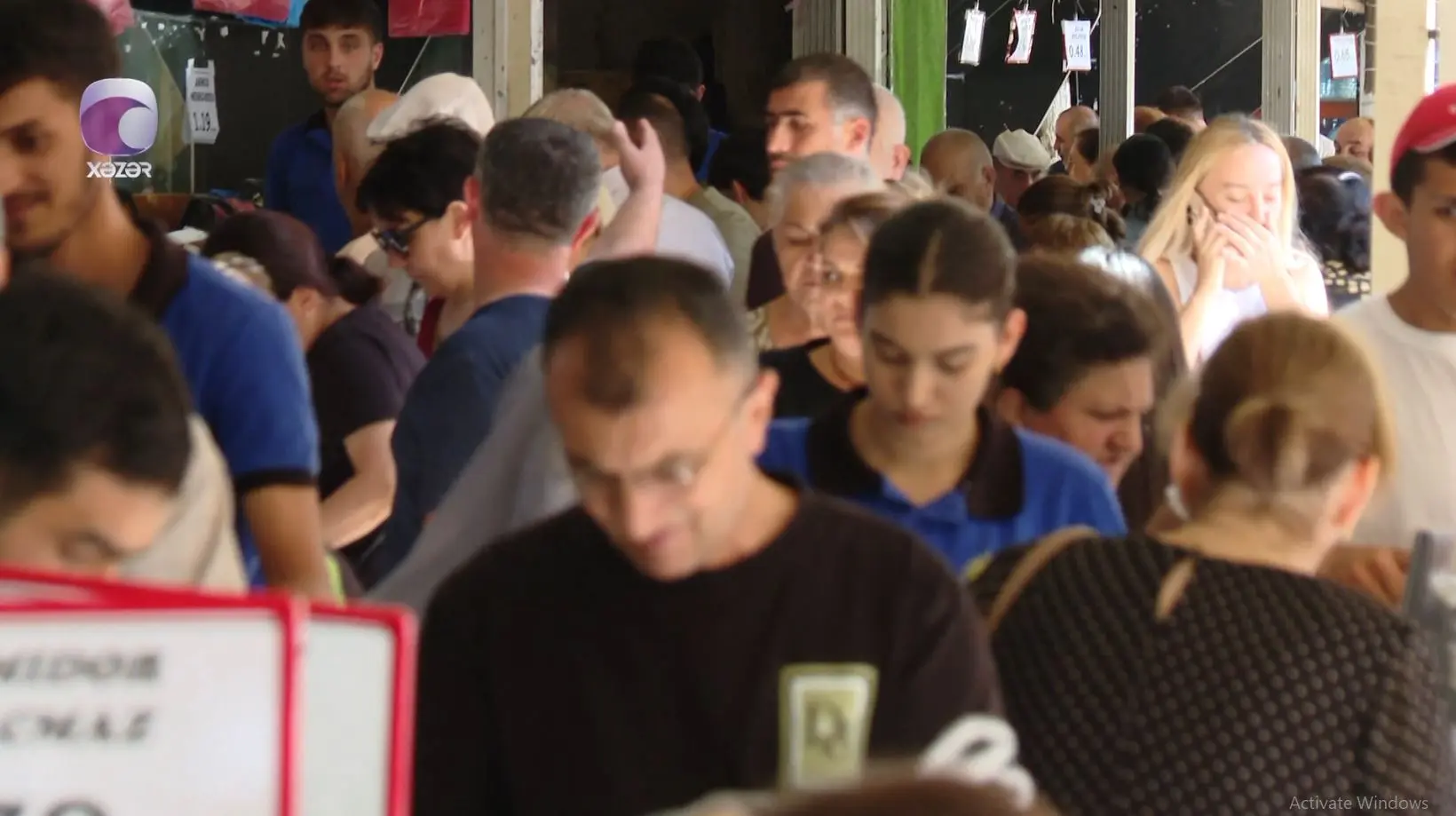 Bakıda ucuzluğu ilə seçildiyi deyilən market səkiləri zəbt edib - ŞİKAYƏT - VİDEO