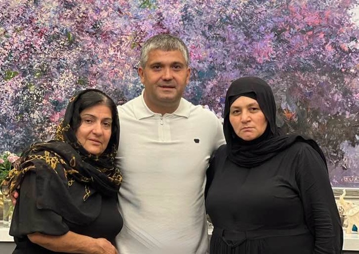 Məsələni şişirdərək şəhid anasını hədəfə çevirməyin! – MİRCƏLAL QURBANOV YAZIR