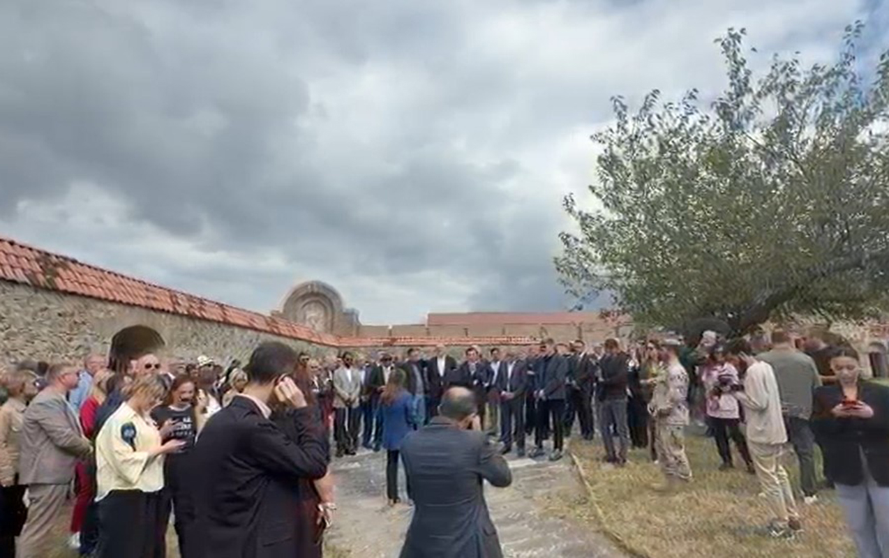 Diplomatlar Gəncəsər Monastır Kompleksində - Video - Yenilənib