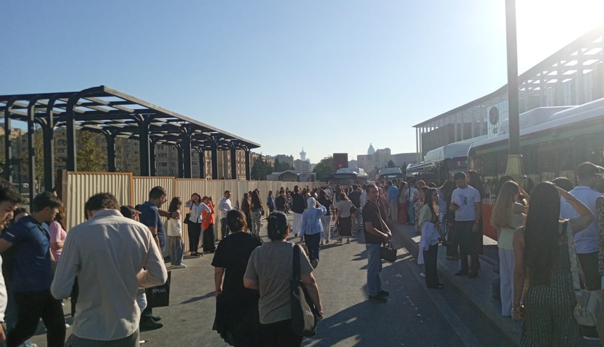 Məktəblər açıldı, Bakı “bağlandı” - 20 dəqiqəlik yol 2 saata qalxdı
