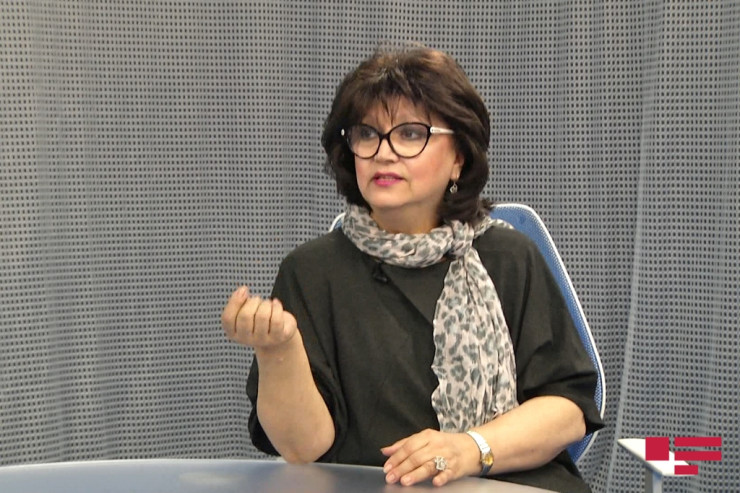 “Müəllifi soruşdum, dedi anonimdir, elə xətrimə dəydi ki...” - Xuraman Qasımova ilə MÜSAHİBƏ