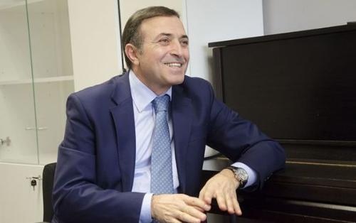 “MƏNİM HƏYATDA BİR LEYLİM VAR…” - Mənsum İbrahimov: “Mən hamıyla yaxşı yola gedirəm, amma özümlə çox nadir hallarda razılaşıram”